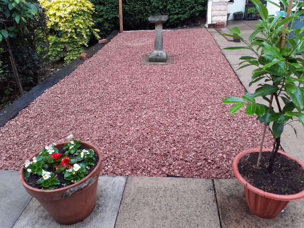 Red granite gravel 20mm